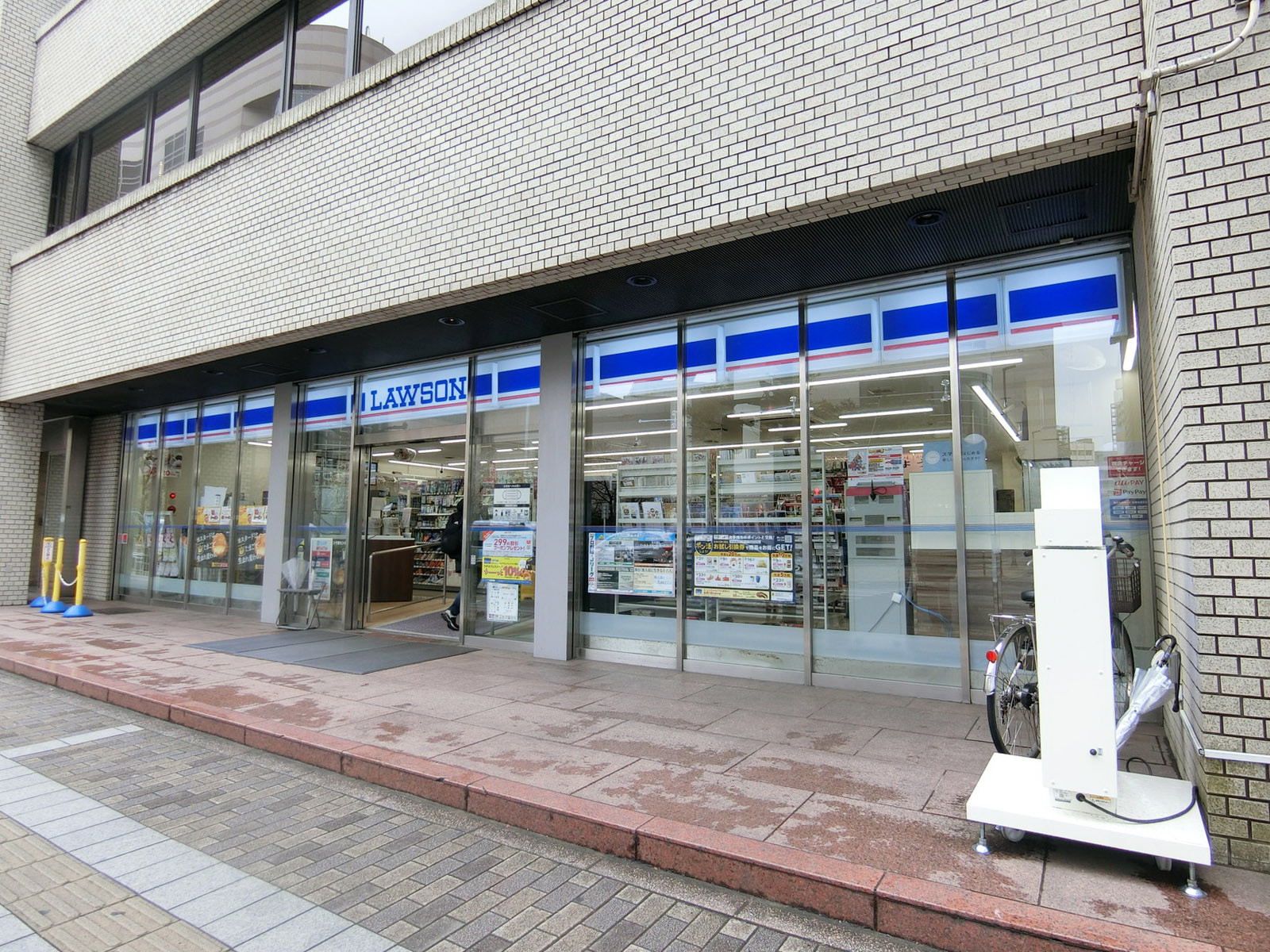 徒歩3分のローソン 千葉センシティ前店