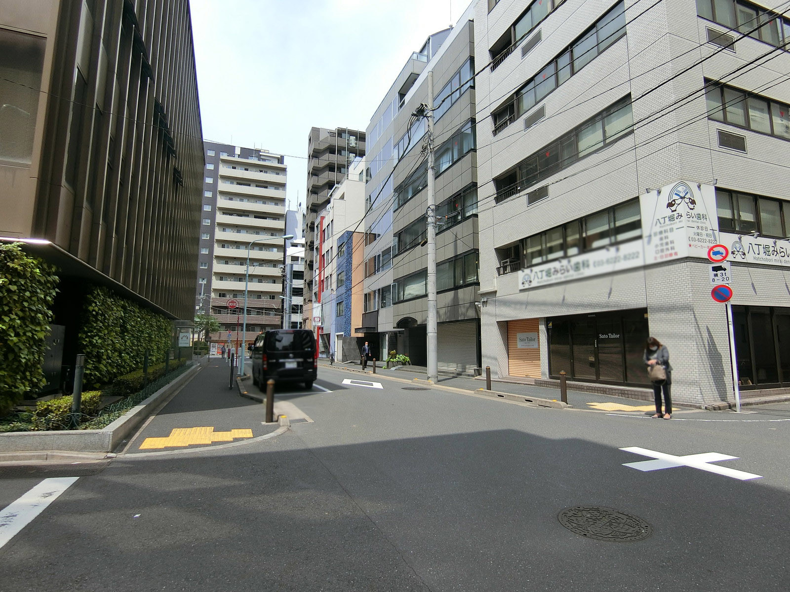 新富町トーセイビル前面の通り