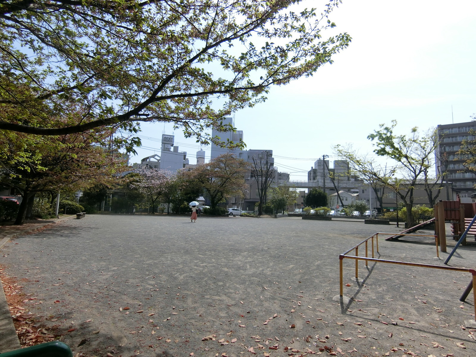 徒歩1分の登戸1丁目公園