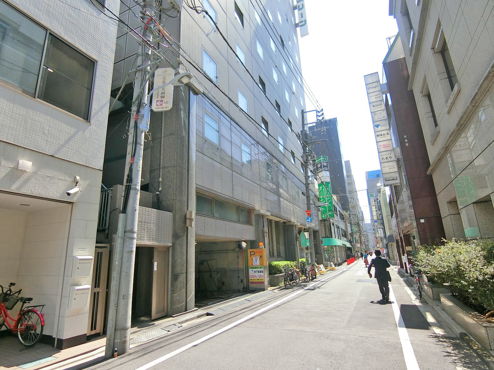 周辺は閑静なエリア