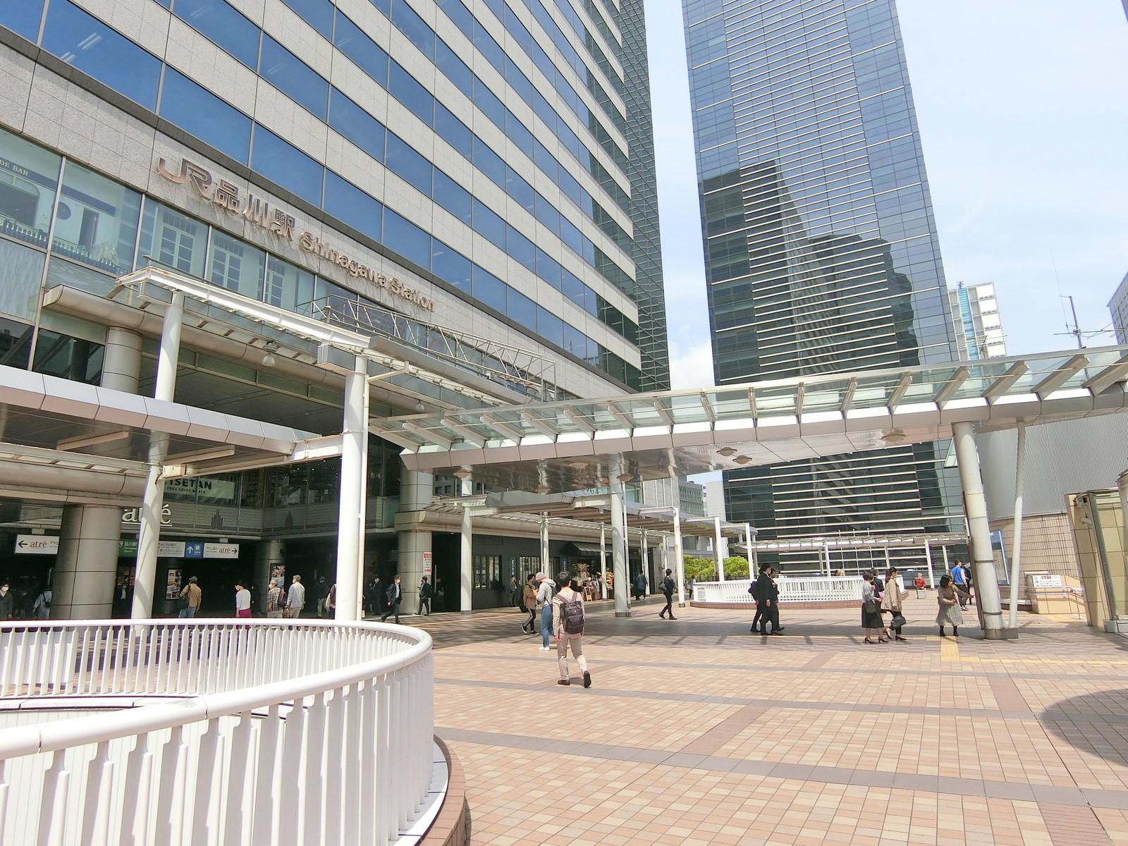 最寄りの「品川駅」