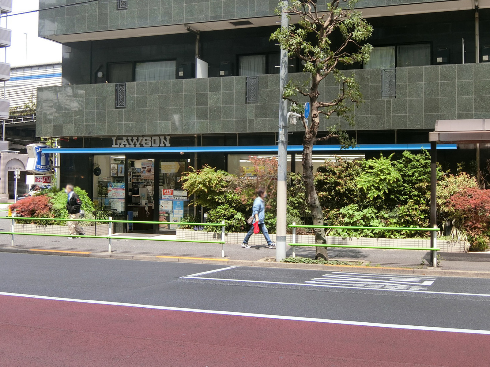 徒歩2分のローソン 三田一丁目店