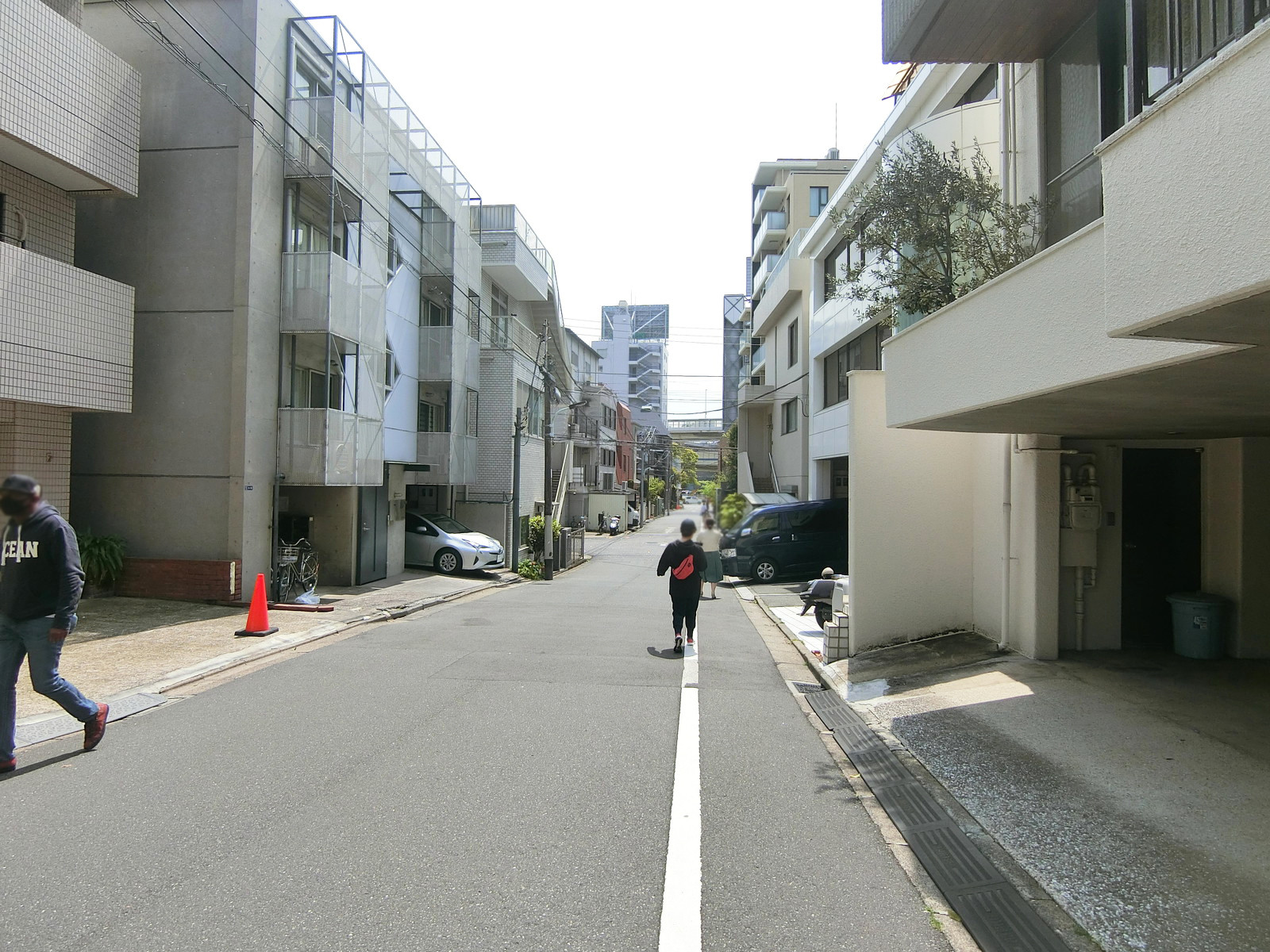 アイザック東麻布前面の通り