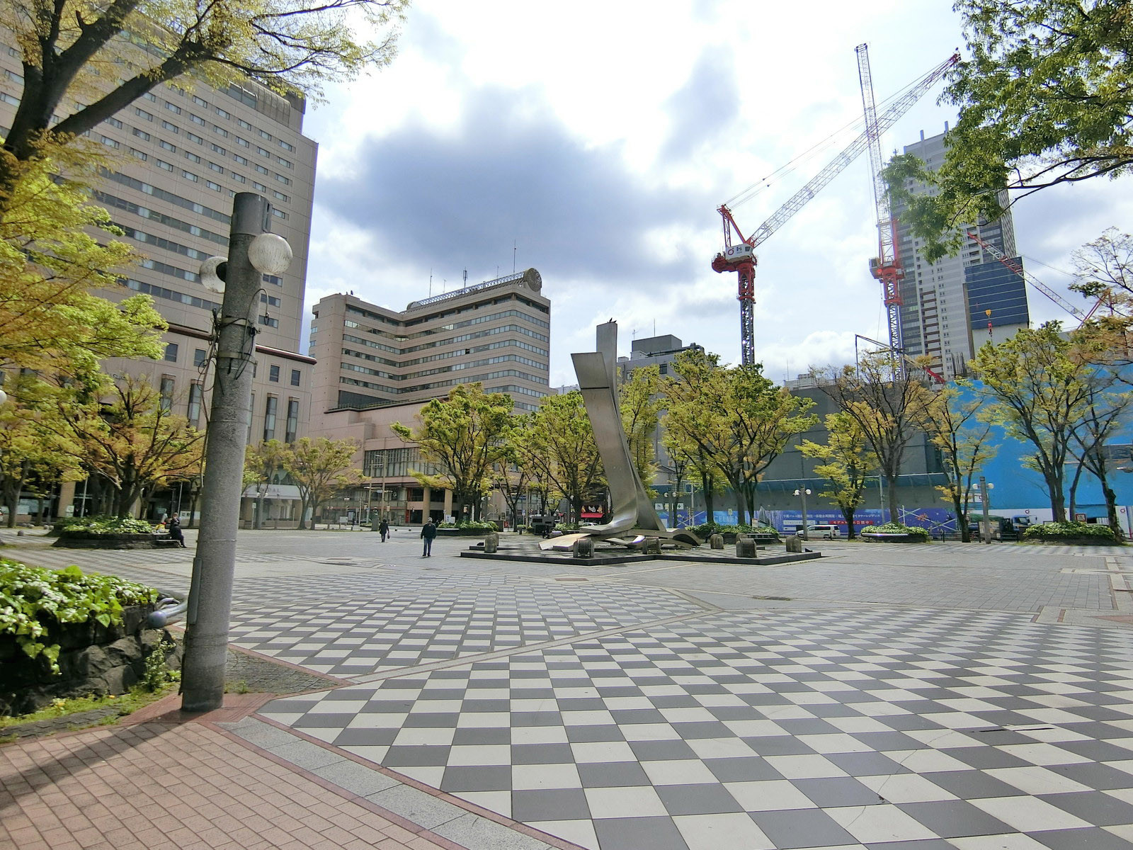 近くの千葉市中央公園