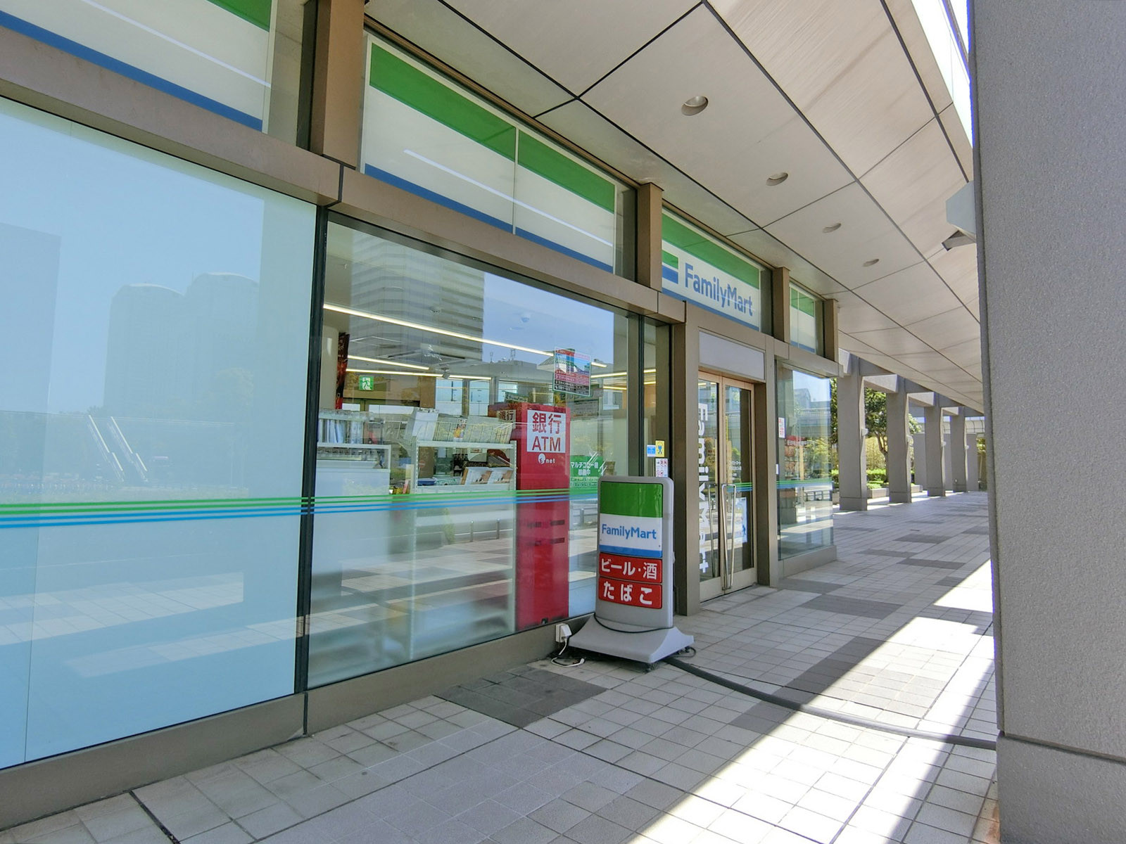 徒歩3分のファミリーマート 幕張住友ビル店
