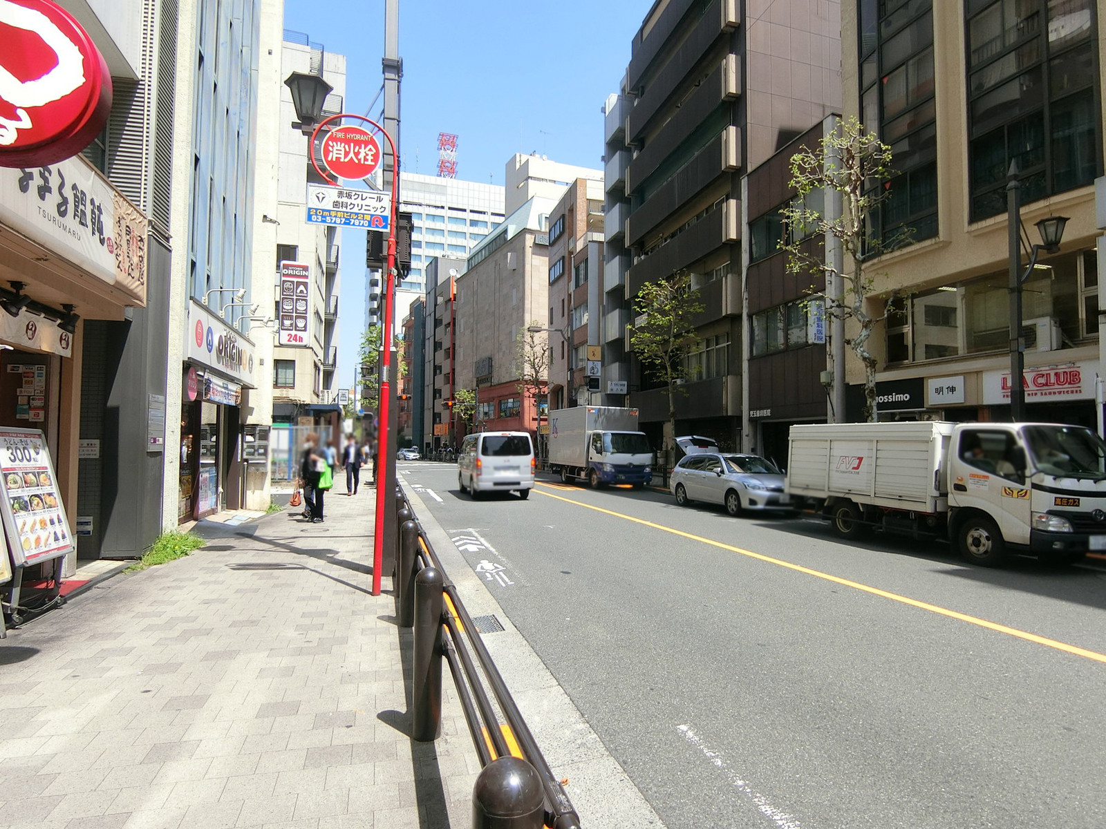赤坂スバルビル前面の赤坂通り