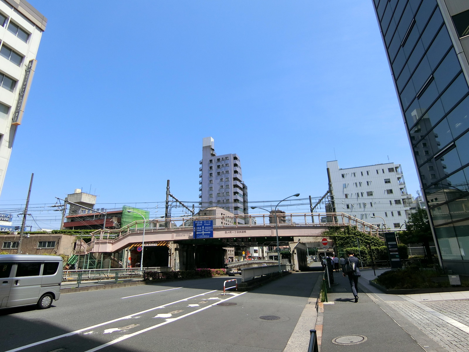 職安通り沿いの立地