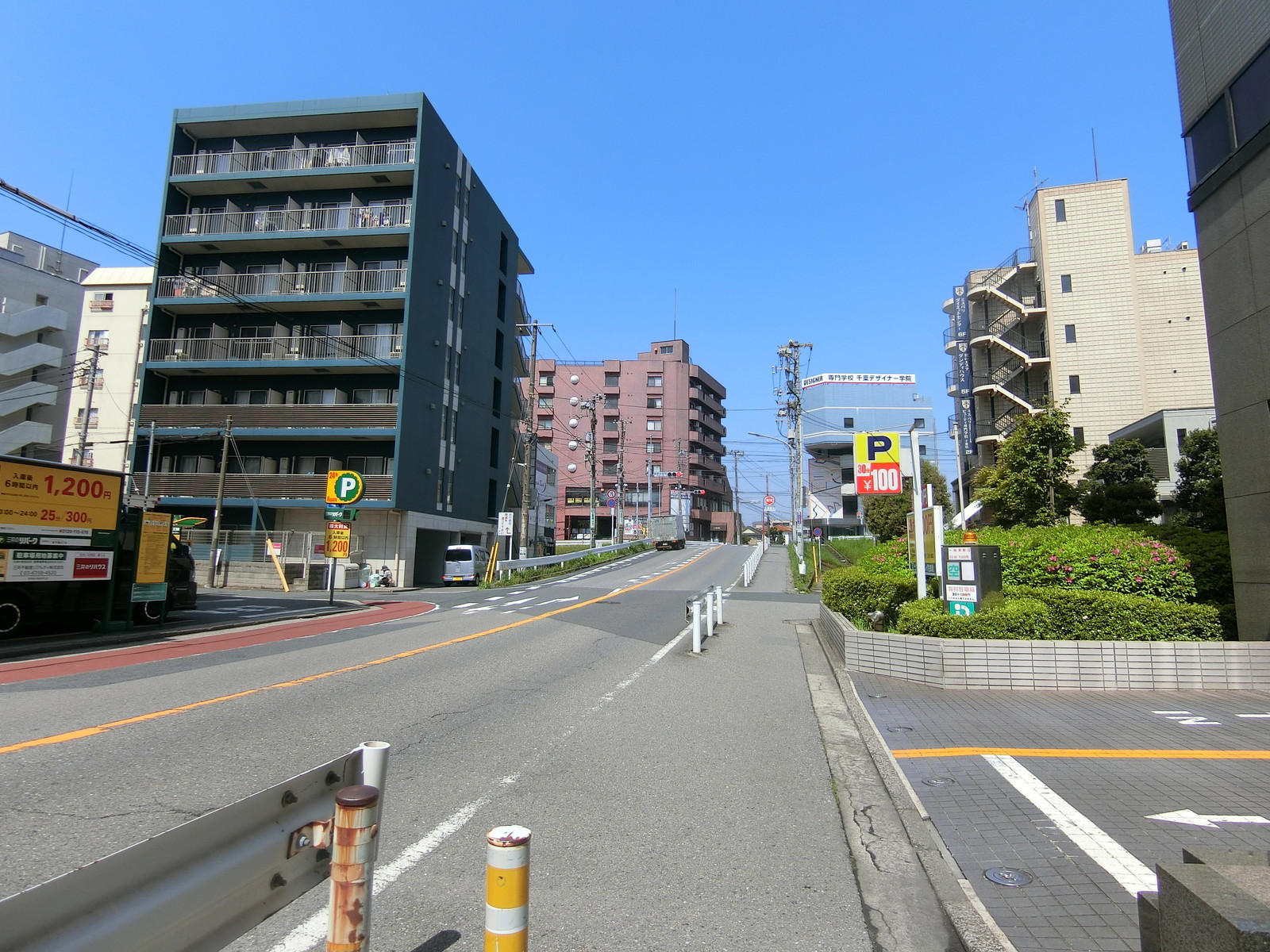 大宗センタービル前面の通り