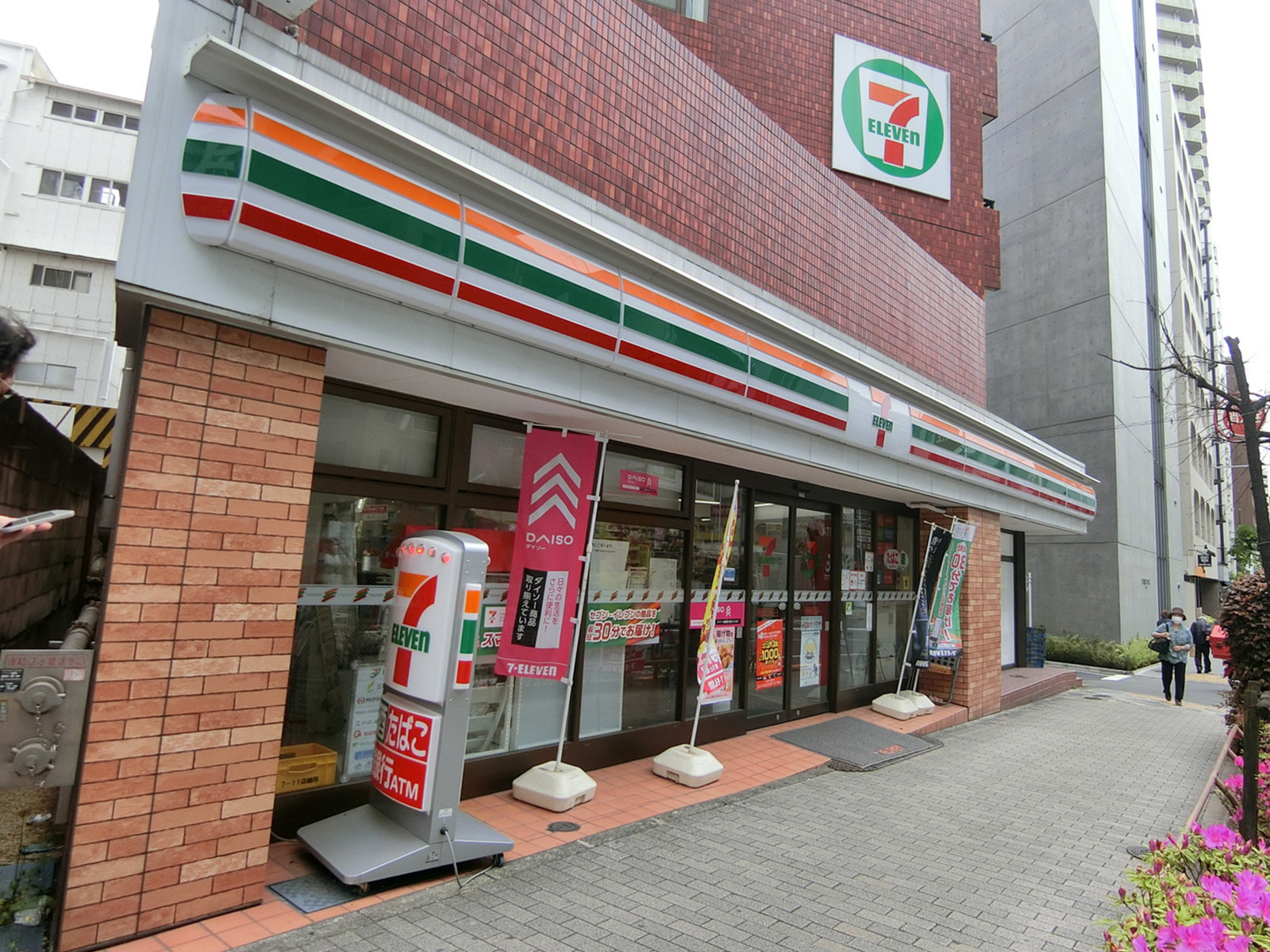 徒歩2分のセブンイレブン