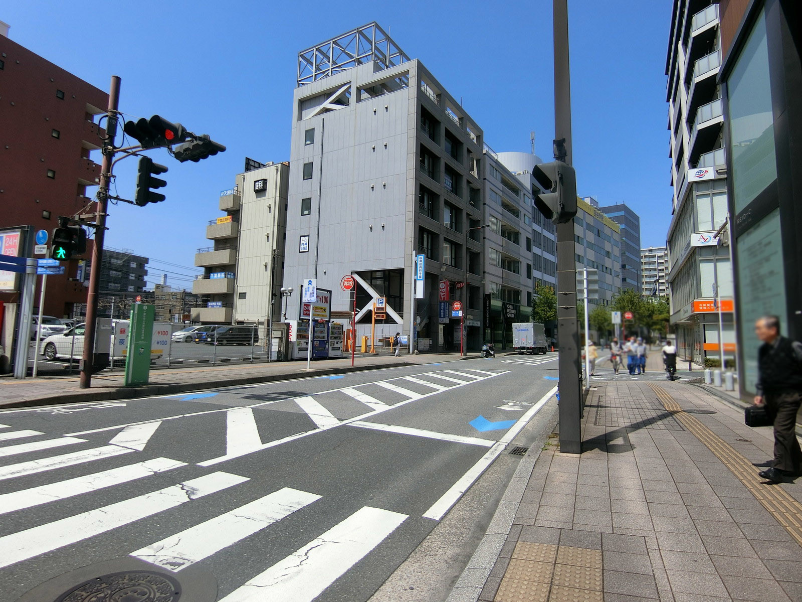 リードシー千葉駅前ビル前面の通り