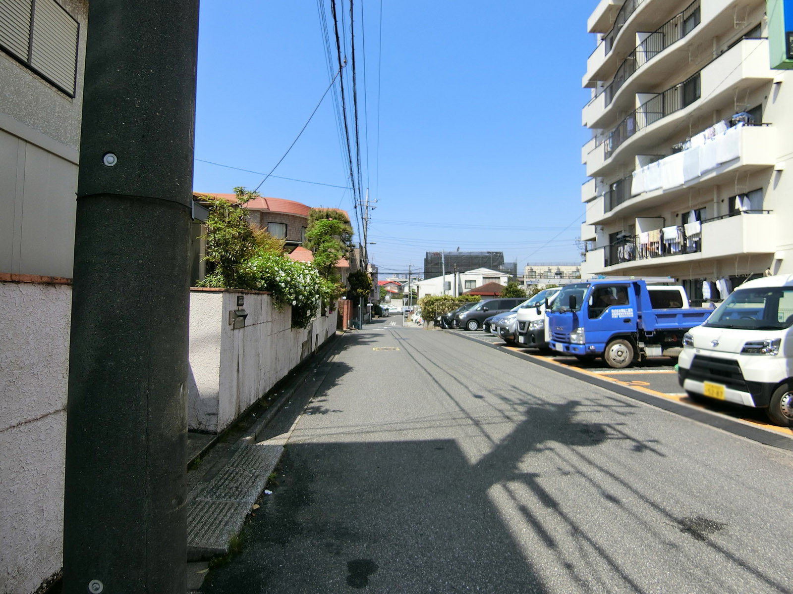 I・Bビル前面の通り