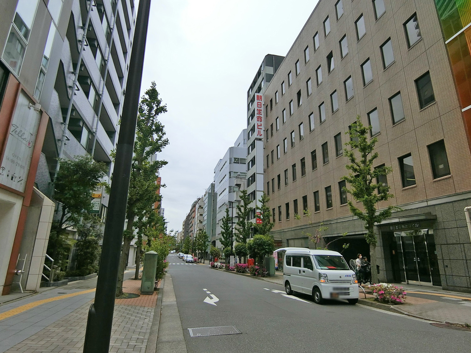 佐藤ビル前面の通り