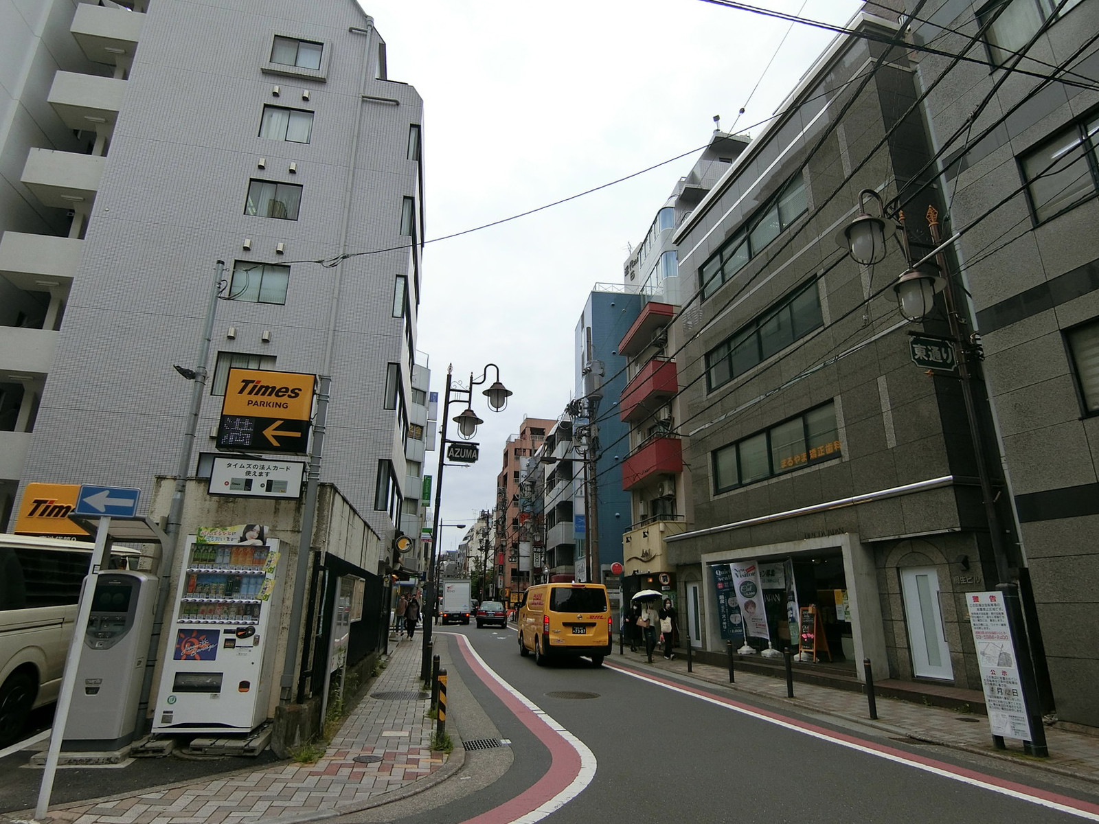 桐生ビル前面の通り