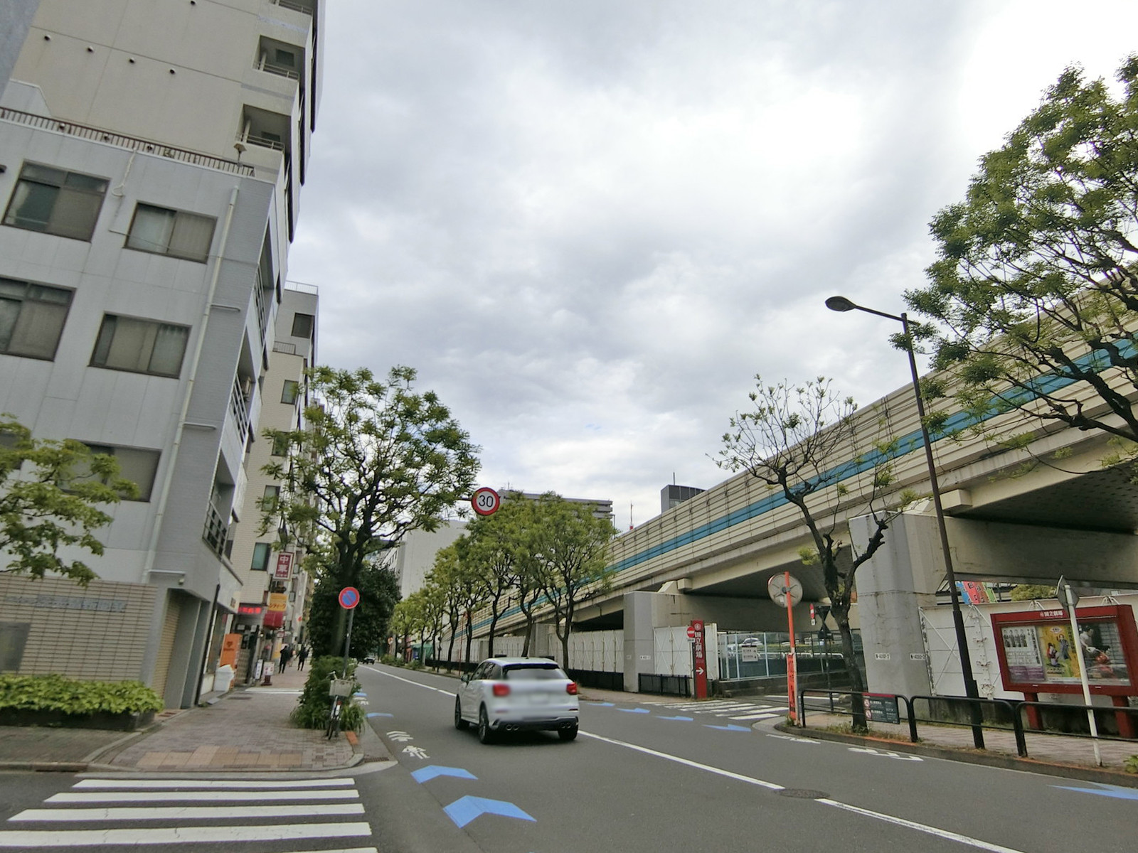 付近の半蔵門駅通り