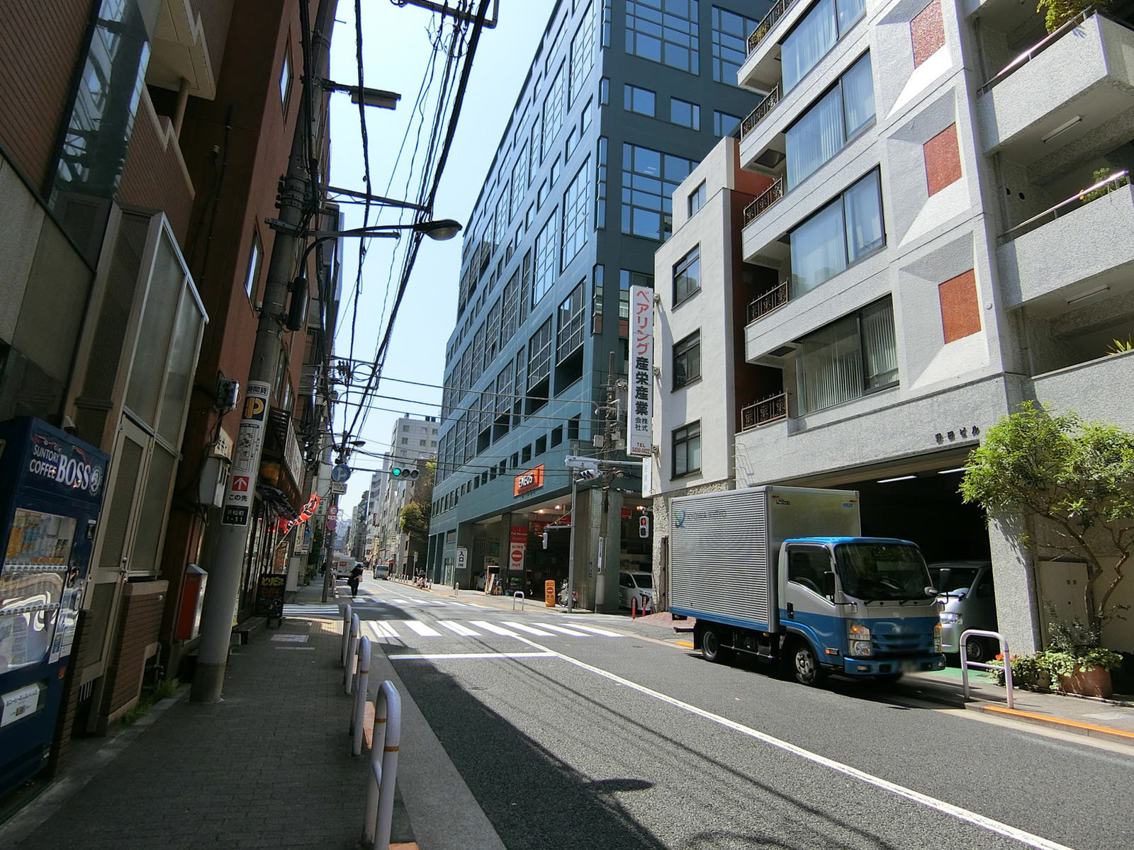 野田ビル前面の通り