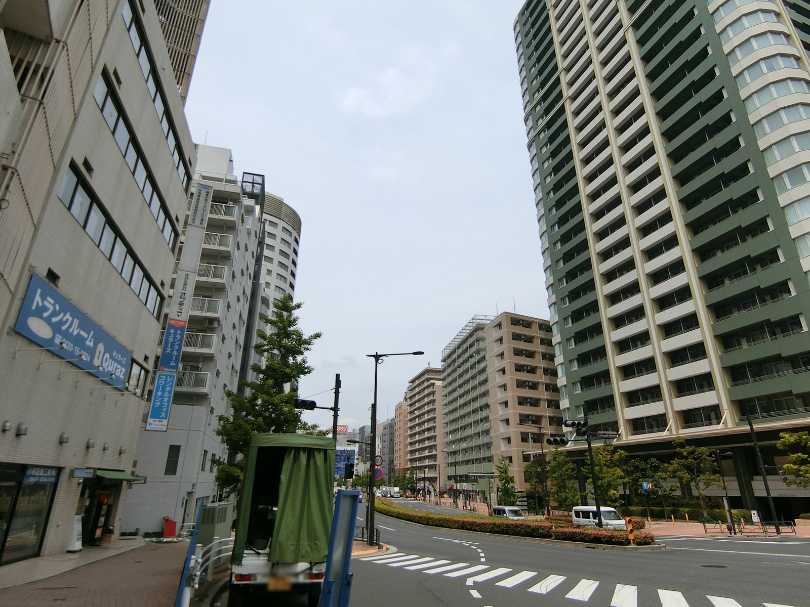 エステージ大崎前面の山手通り