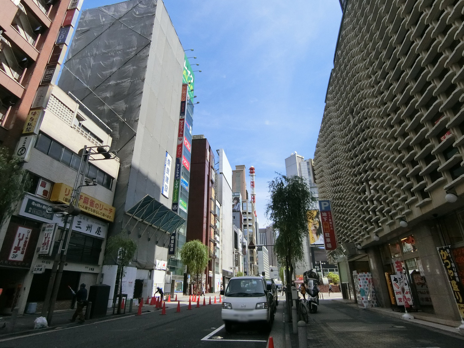 S-PLAZA弥生前面の通り
