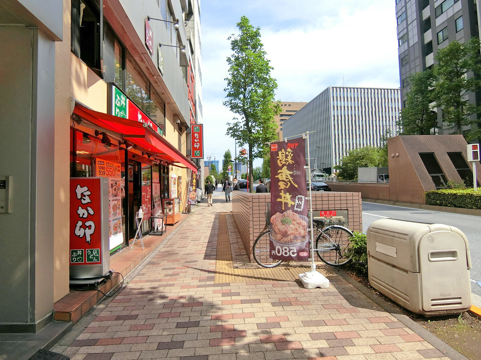 銀座大雄ビル前面の通り