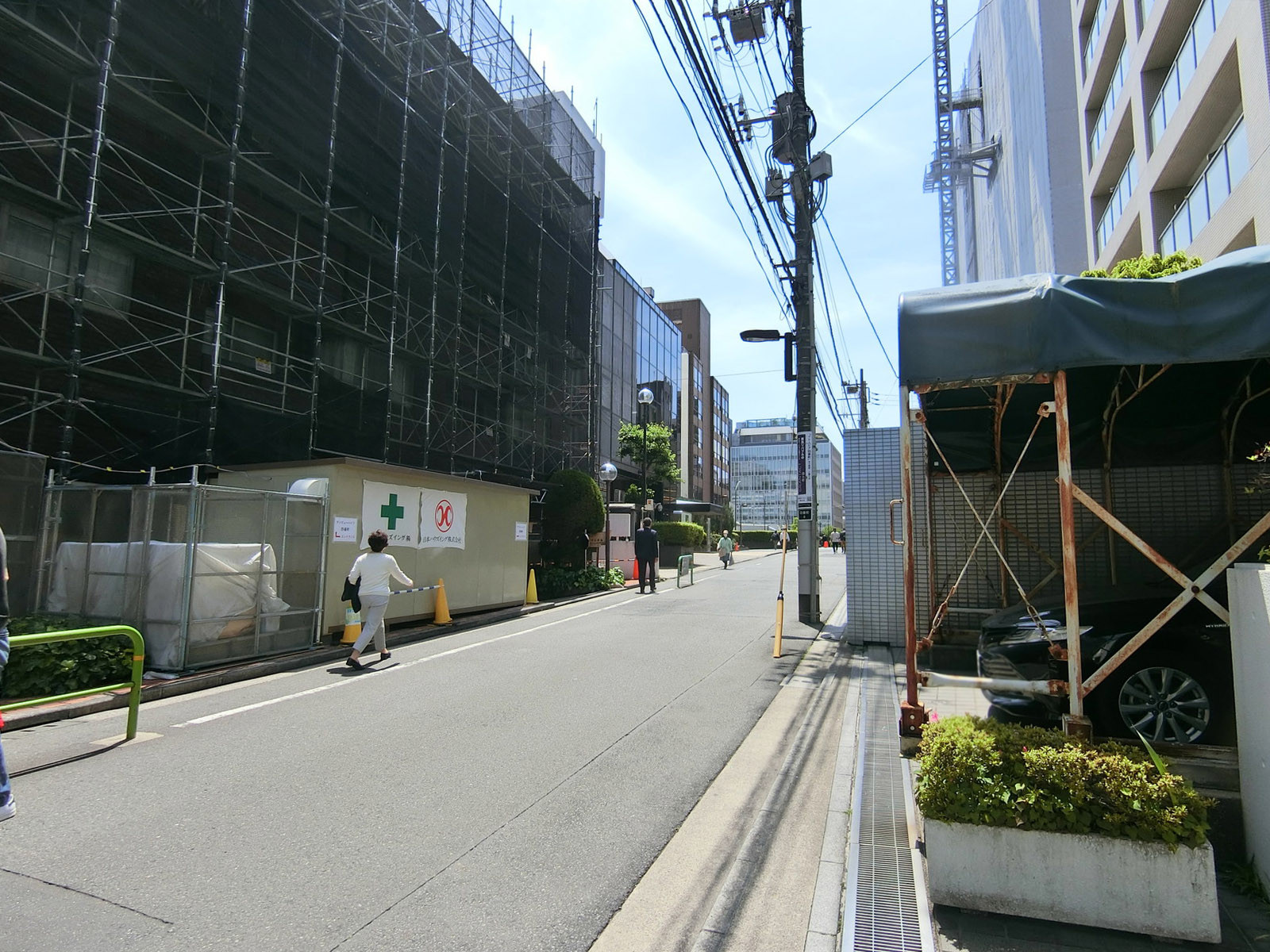 BANビル前面の通り