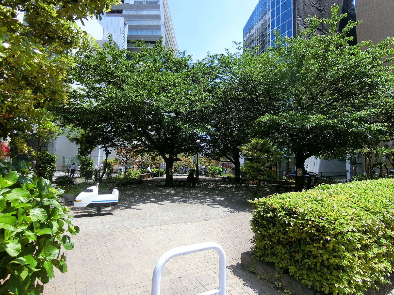 付近の千代田区立仲良し公園