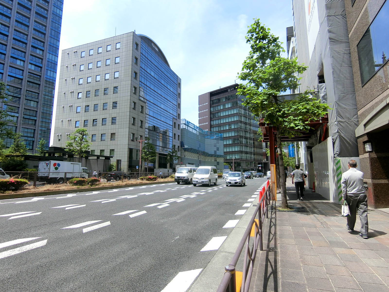 第一麹町ビル前面の通り