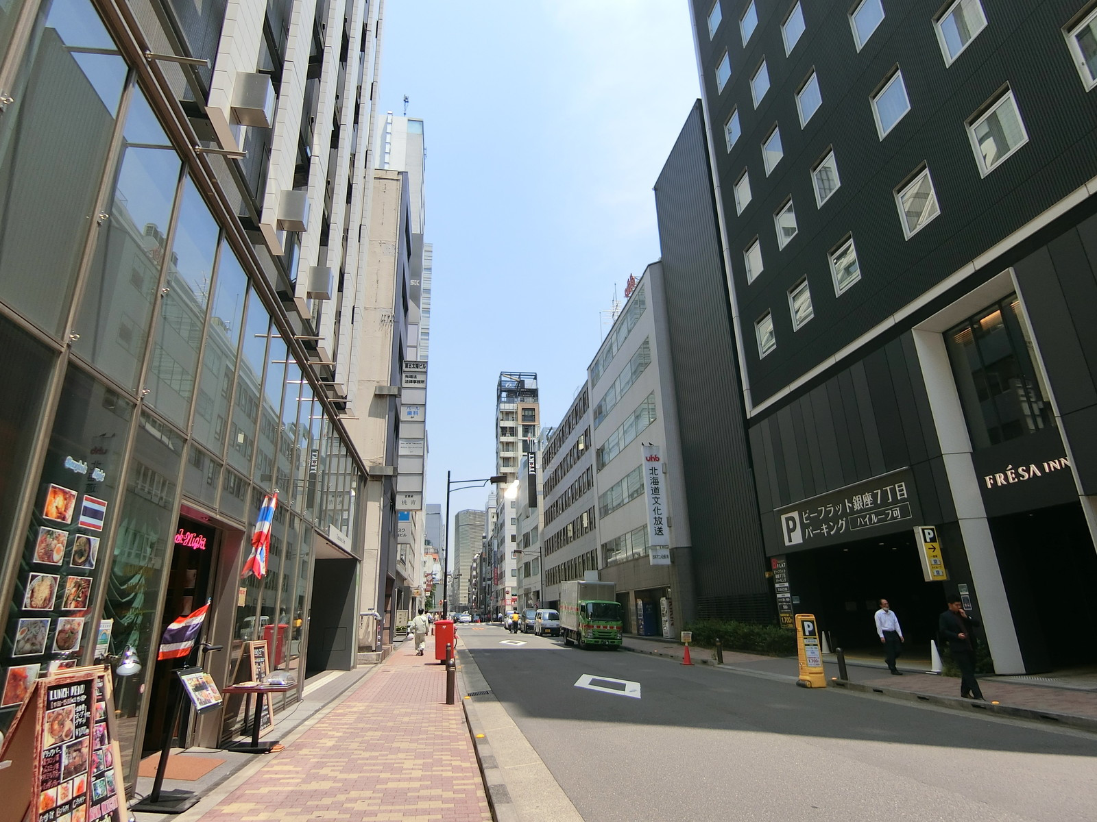 アスク銀座ビル前面の通り