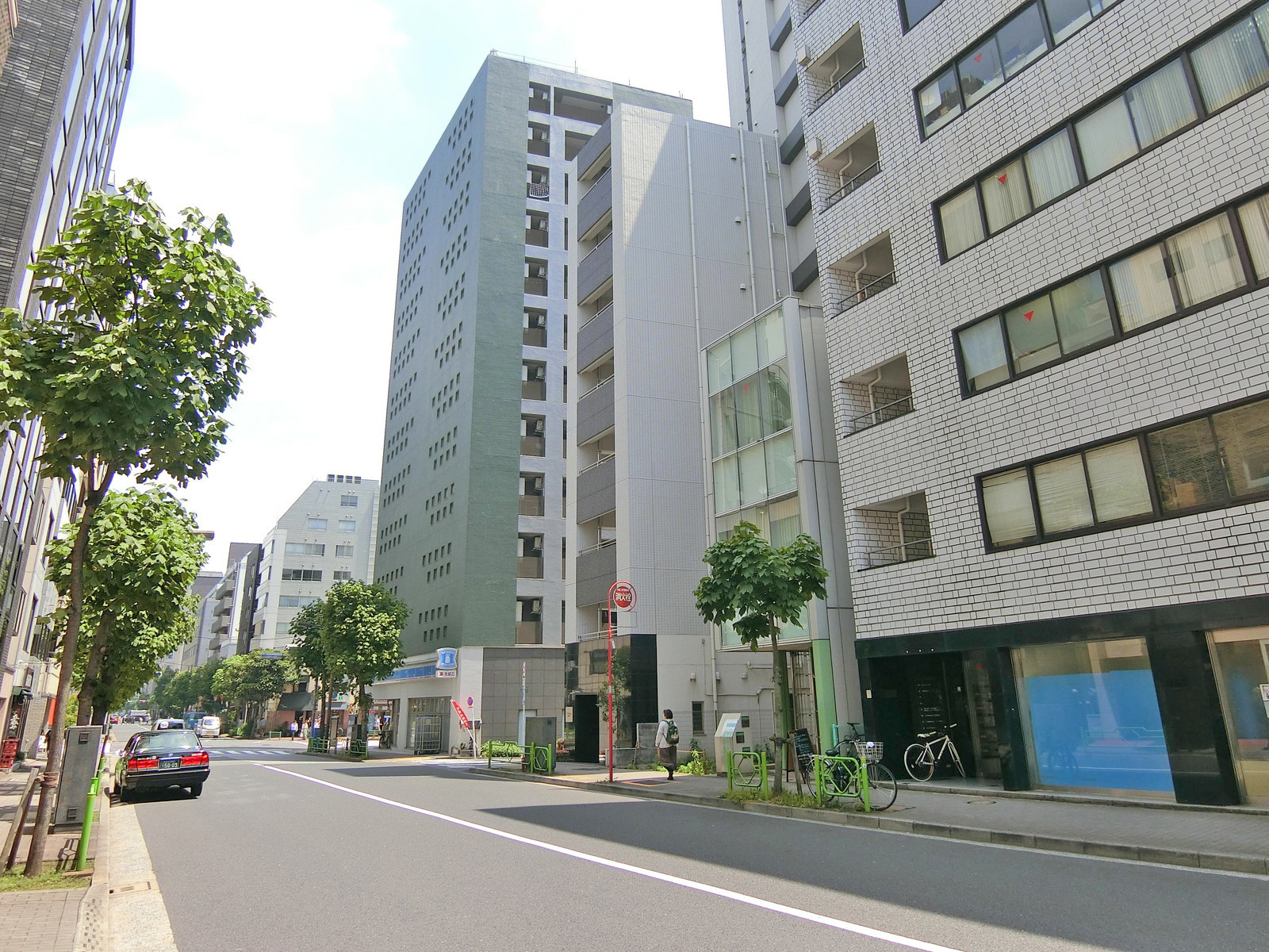周辺は閑静なエリア