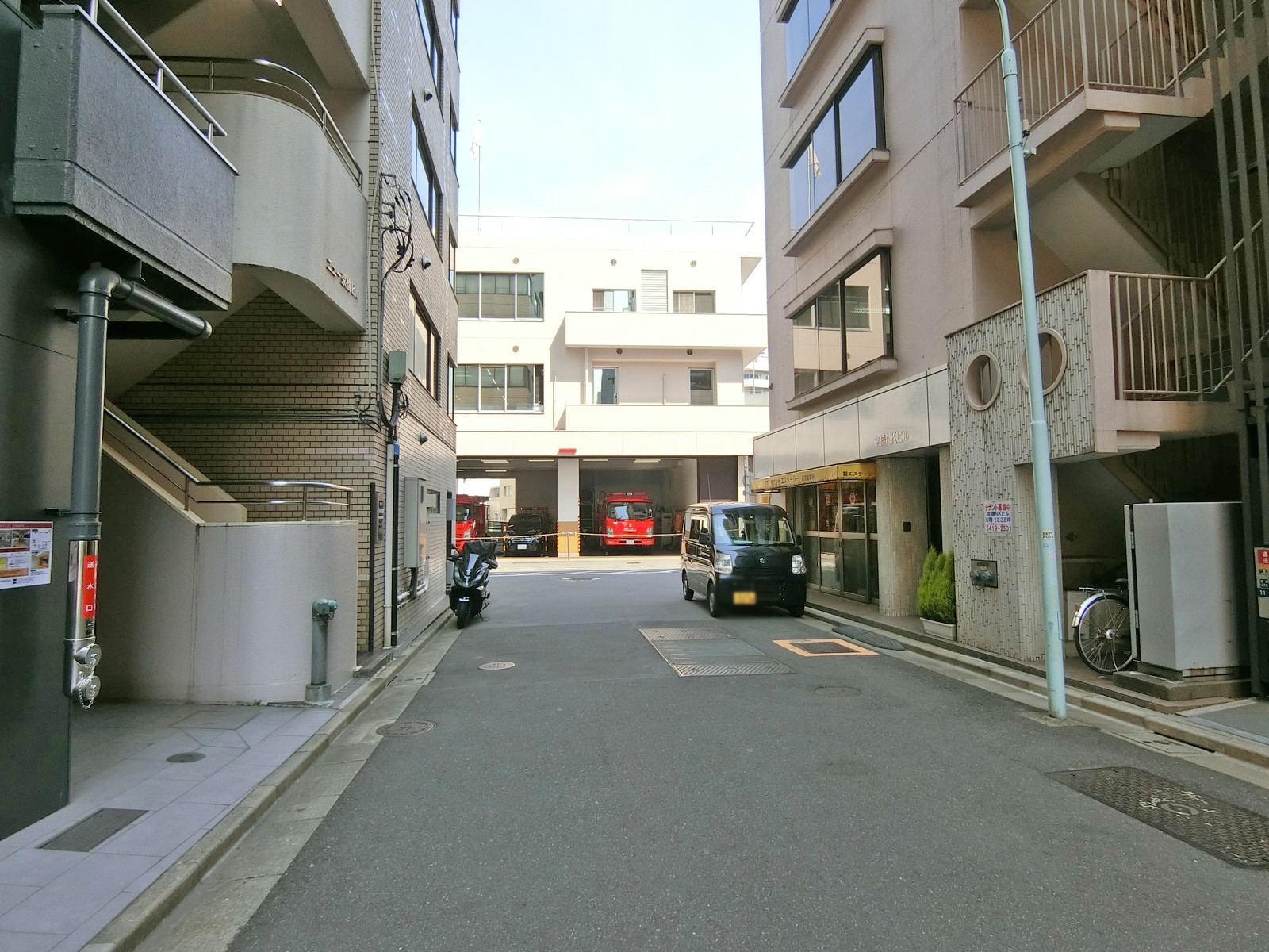 京橋NKビル前面の通り