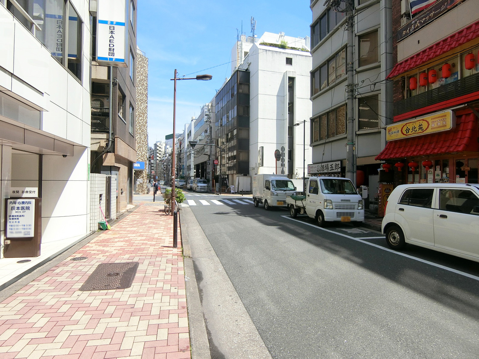 トーハン第2ビル前面の内神田中央通り