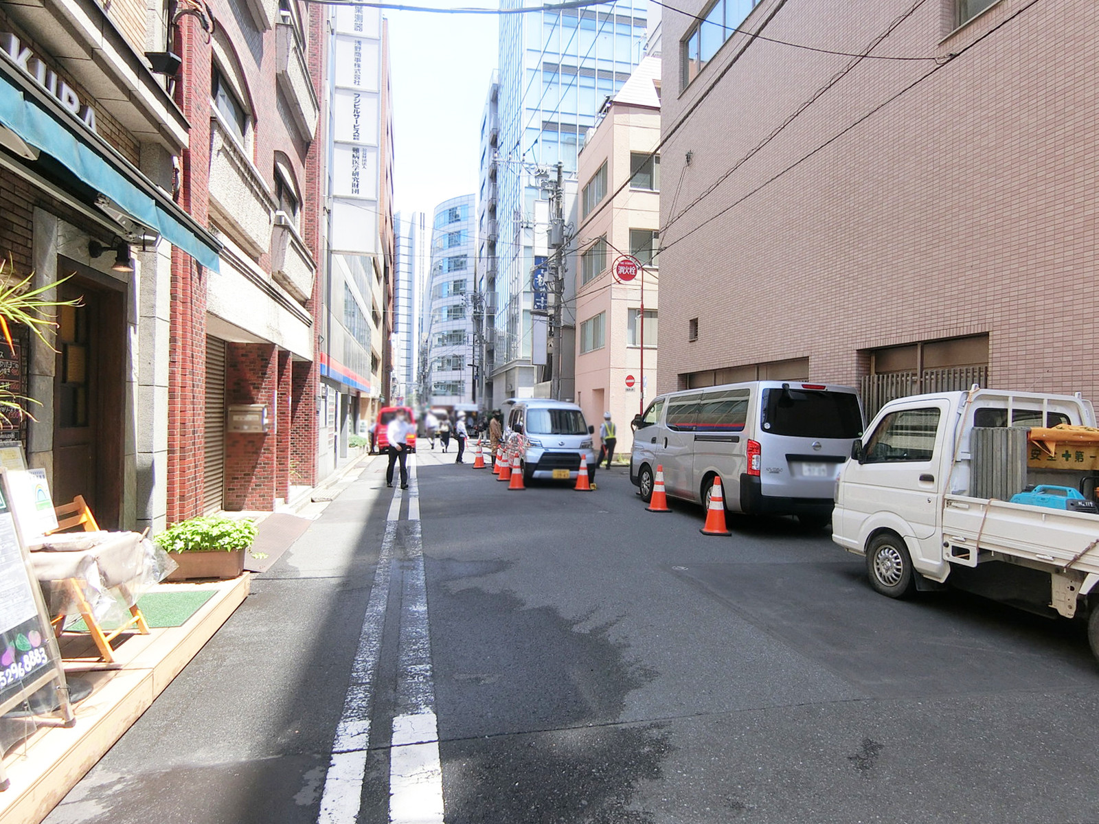 風雲堂別館ビル前面の通り