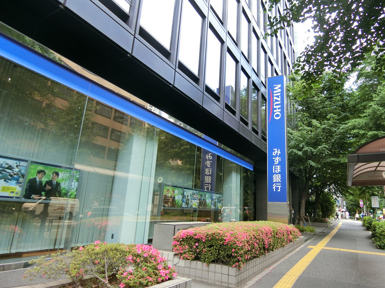付近のみずほ銀行 神谷町支店