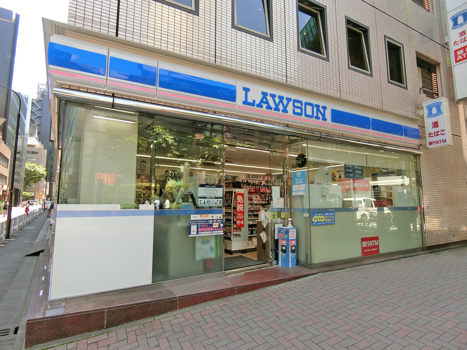 徒歩2分のローソンH銀座三丁目店