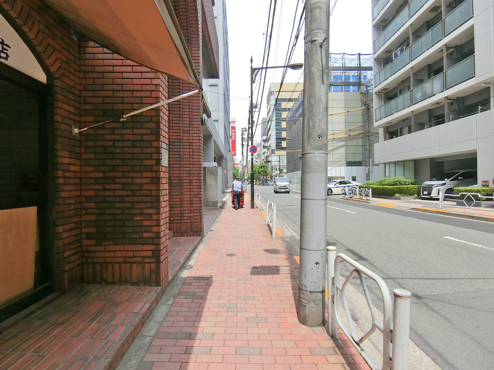 フェニックス東銀座前面の通り