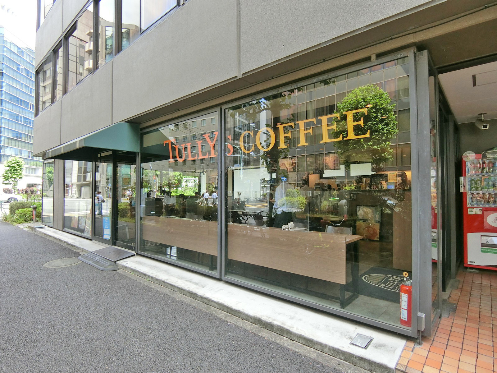 徒歩1分のタリーズコーヒー竹橋店