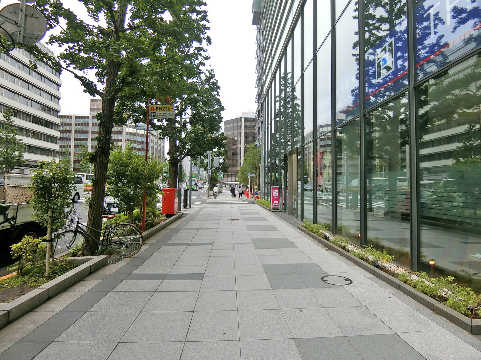 KPP八重洲ビル前面の通り