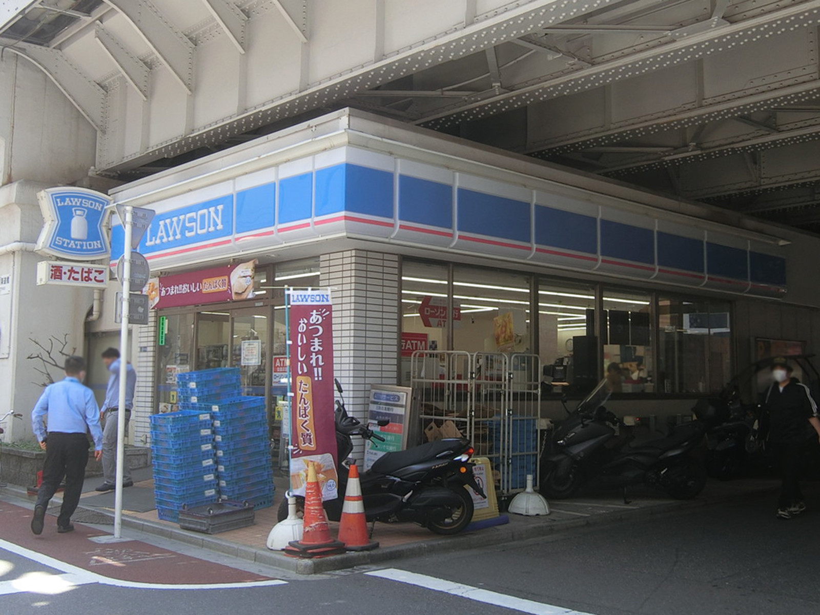 徒歩2分のローソン 上野五丁目店