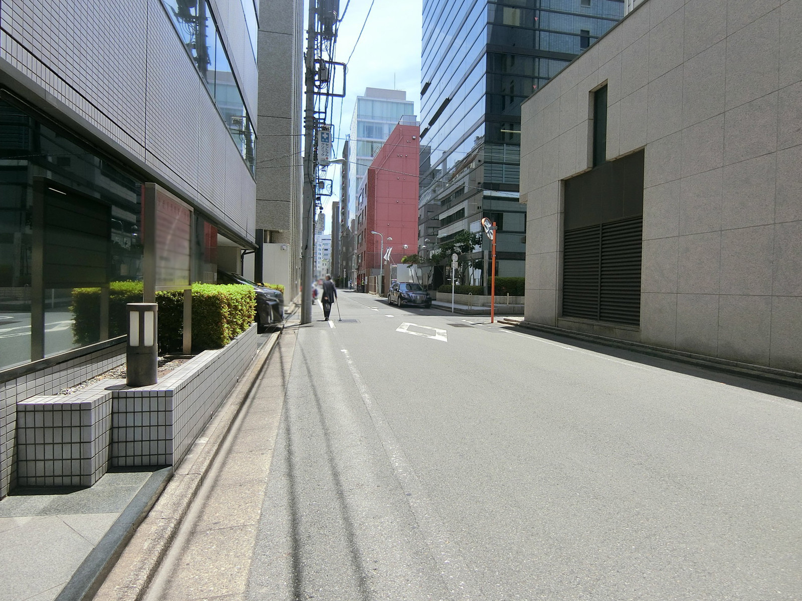 茅場町日殖ビル前面の通り
