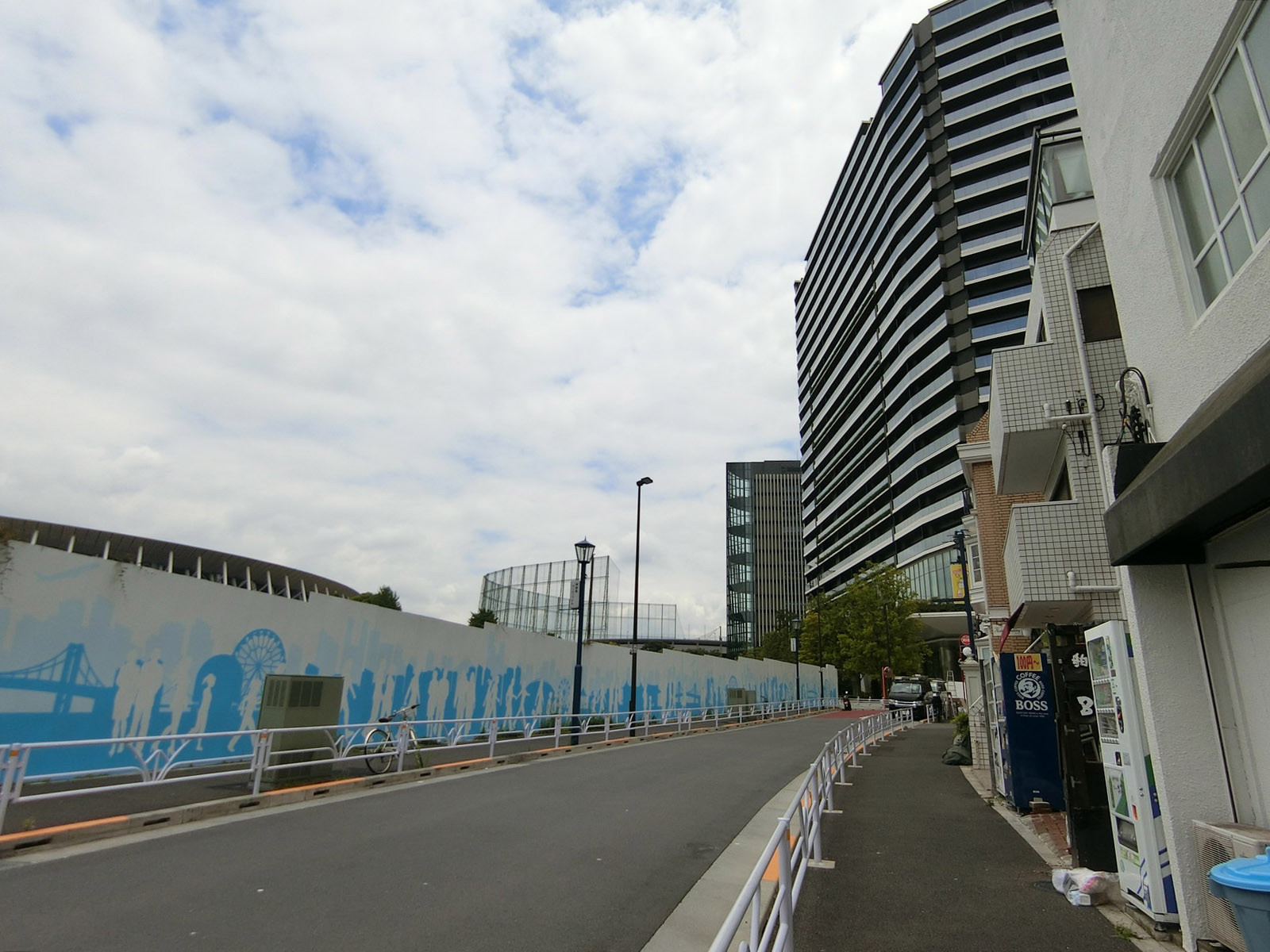 神宮前ベーシックビル前面の通り