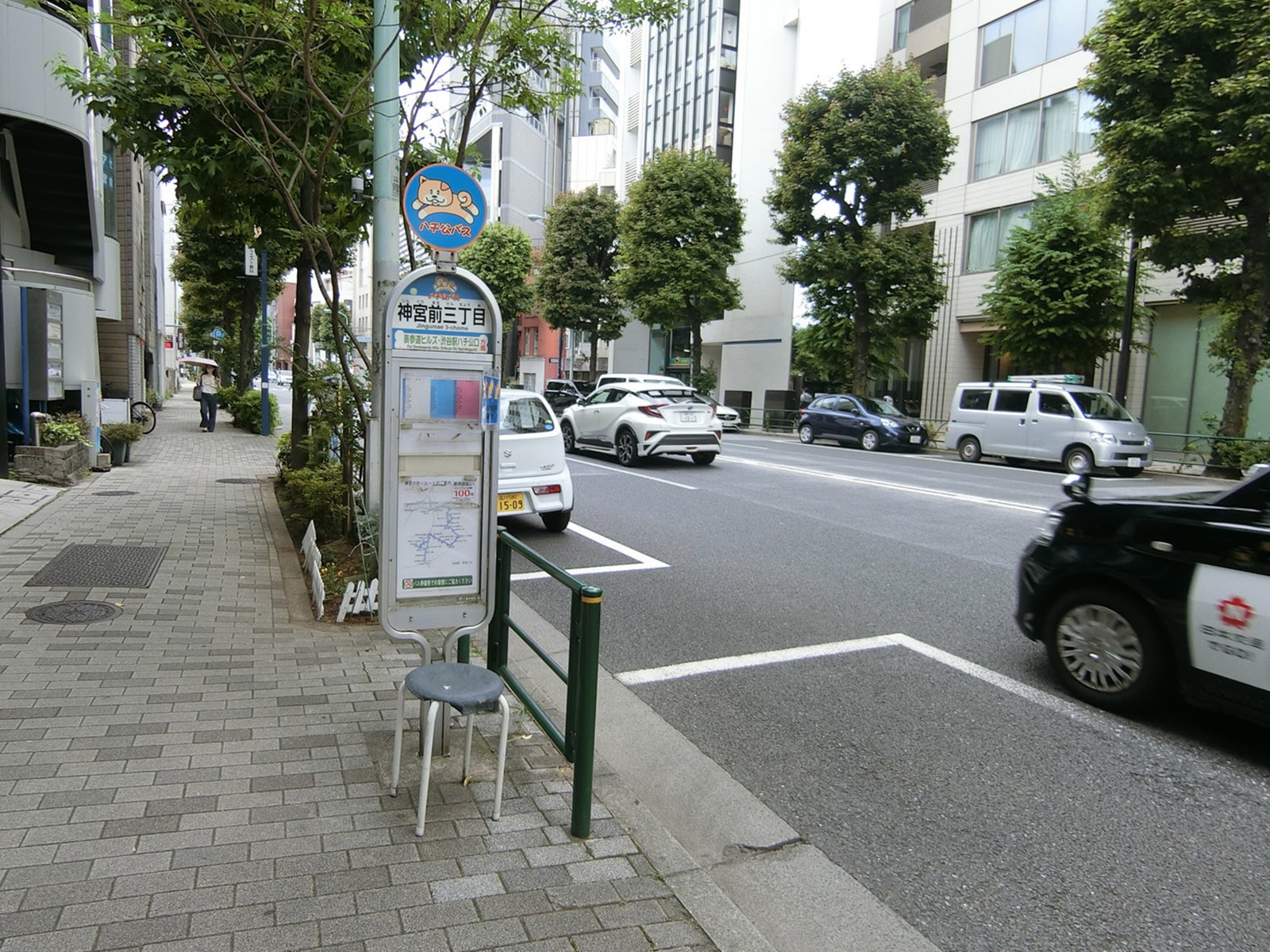 至近のバス停「神宮前3丁目」