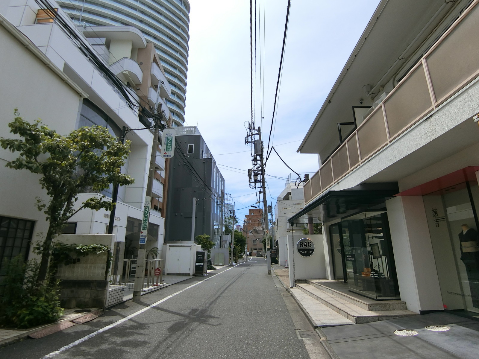 周辺は落ち着いたエリア