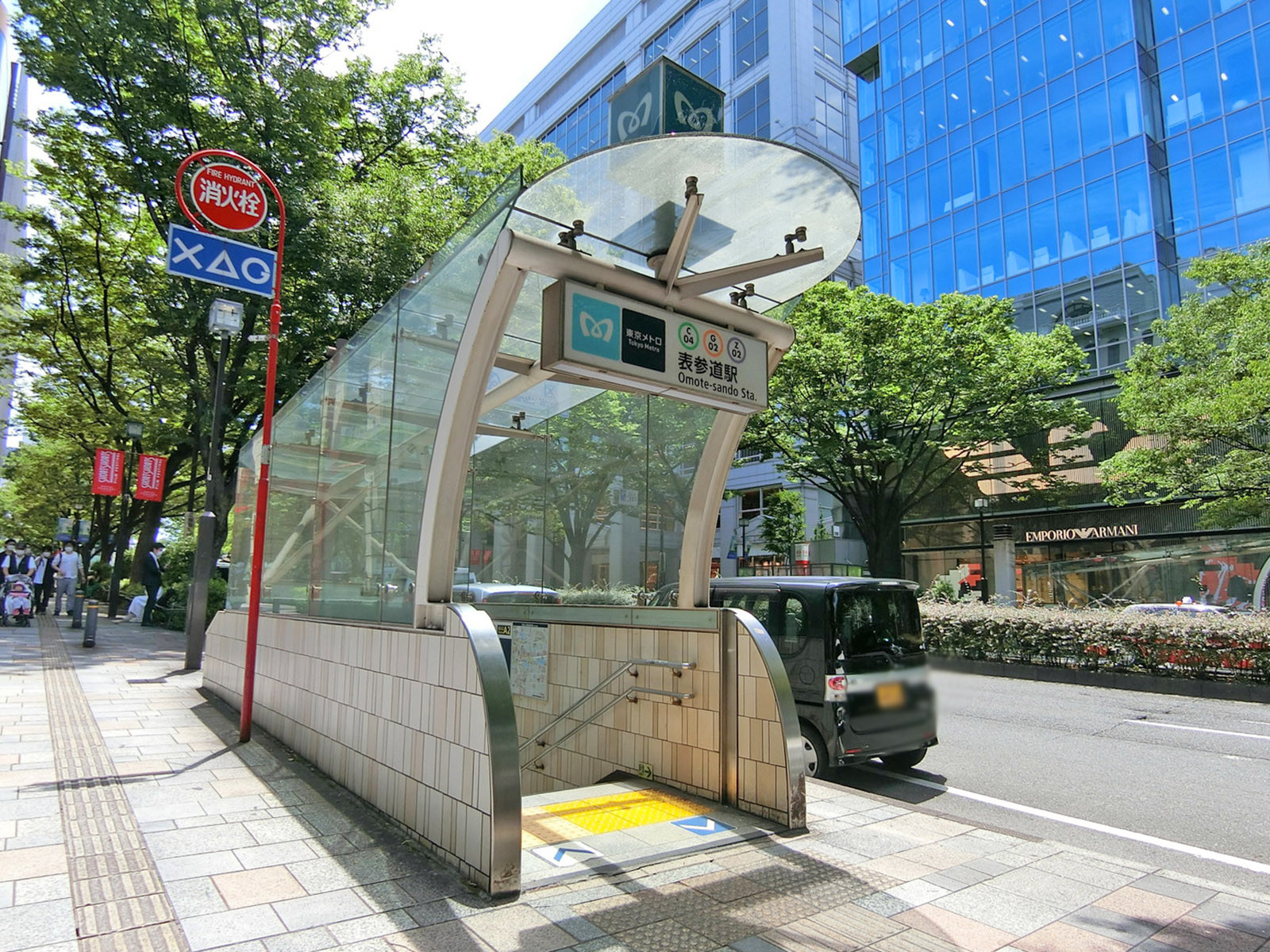 最寄りの「表参道駅」