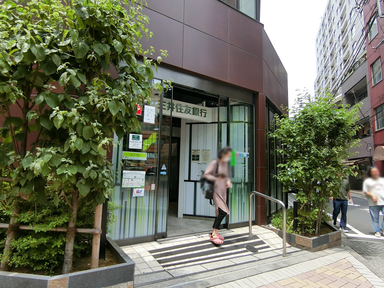 徒歩1分の三井住友銀行 麻布支店