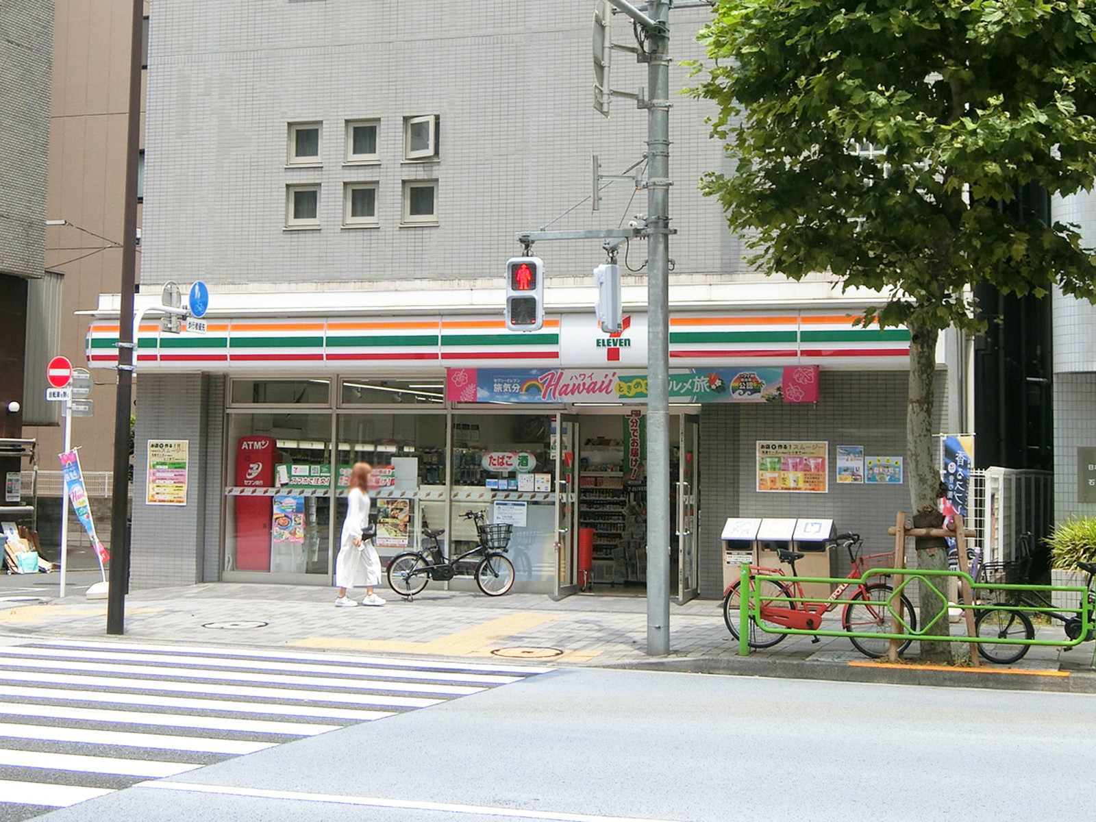 付近のセブン-イレブン