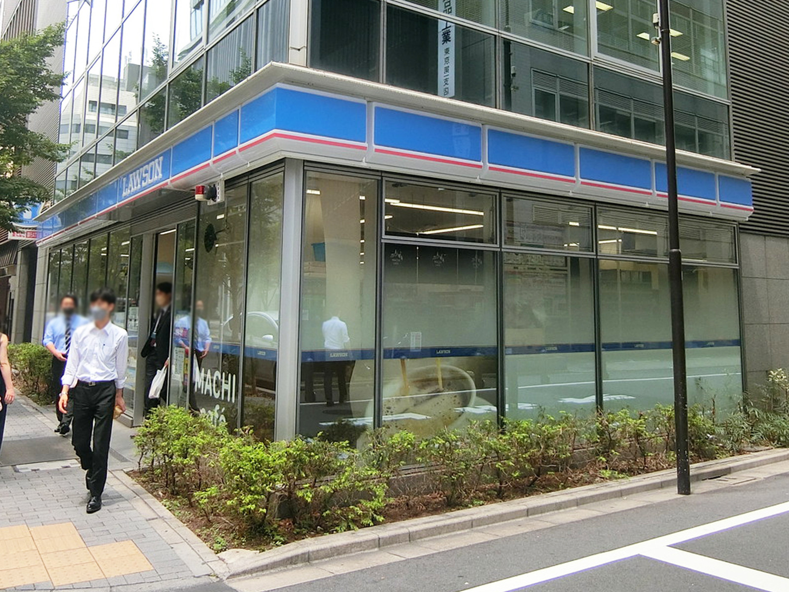 並びのローソン 日本橋本町二丁目店