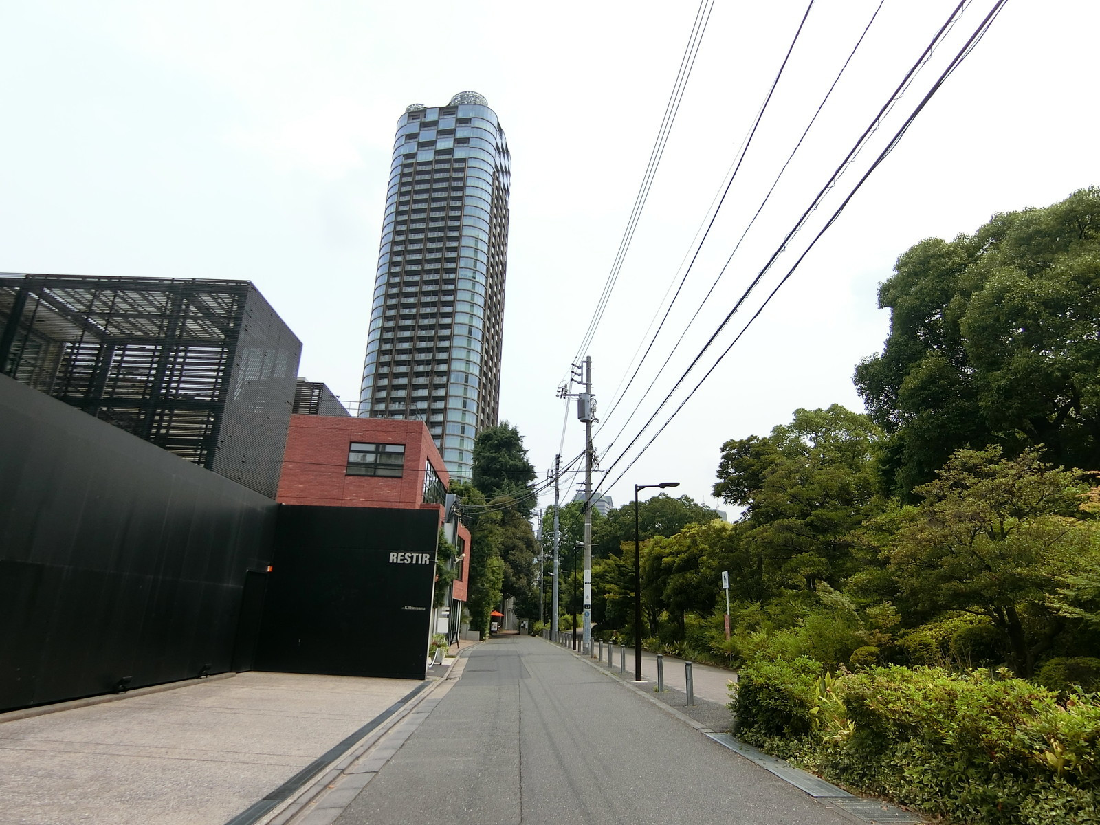 赤坂ヒルサイドハウス２前面の通り