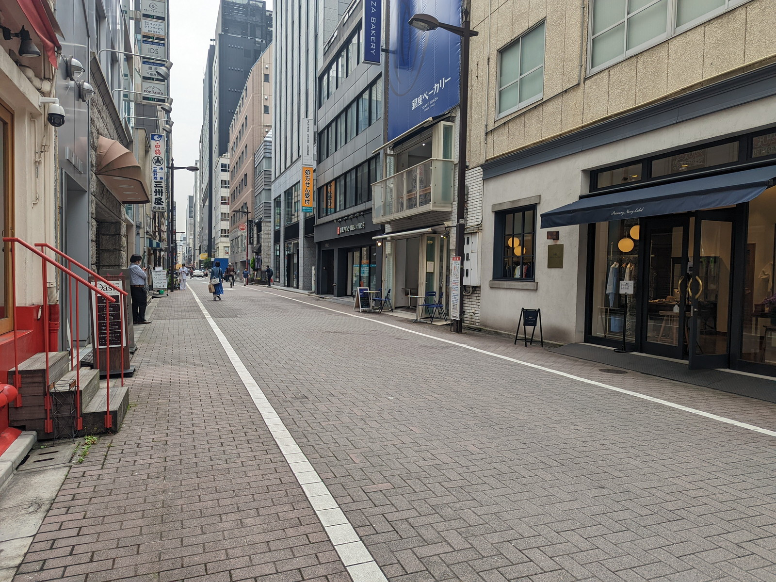 銀座1616ビル前面の通り
