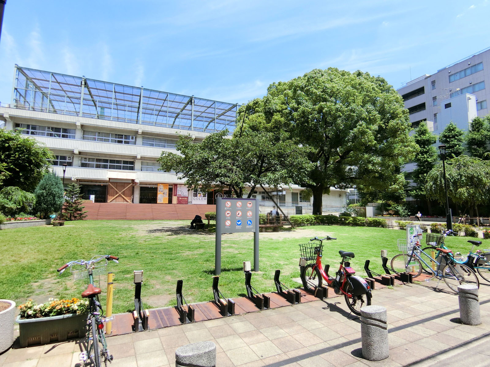 近くの千代田区立 練成公園