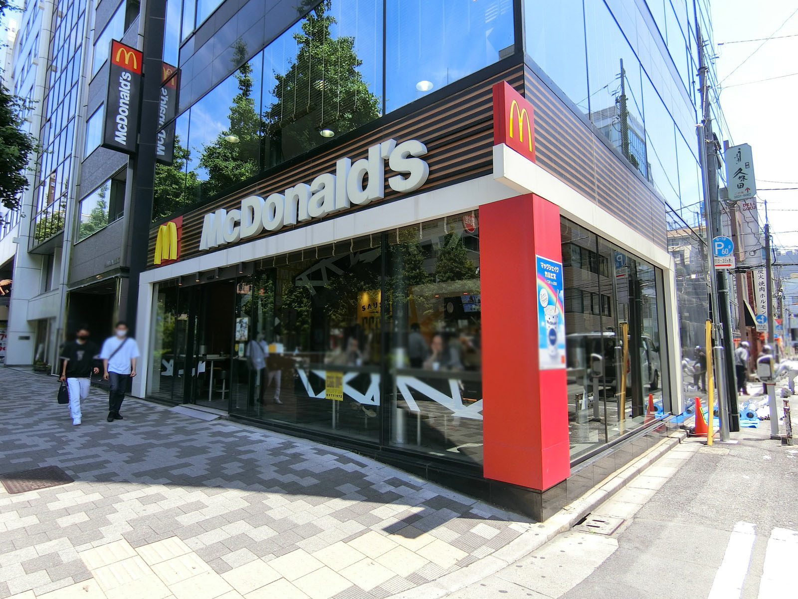 徒歩1分のマクドナルド 神田末広町店