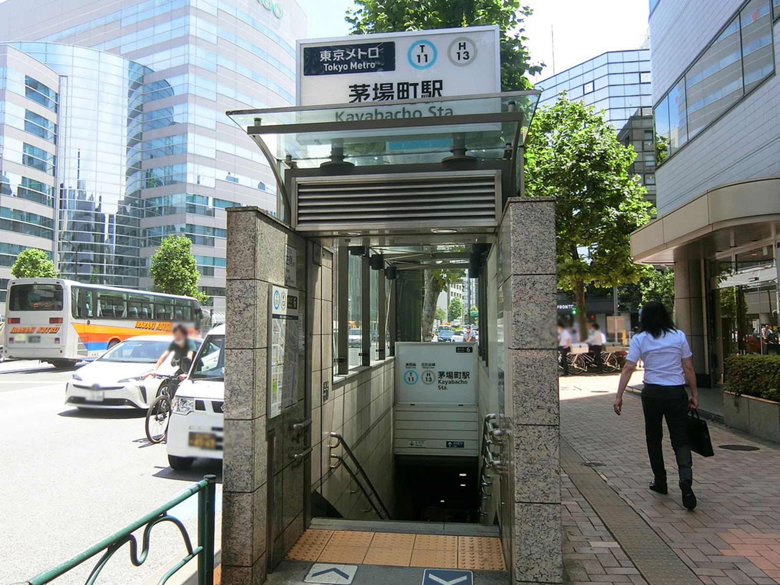 最寄りの「茅場町駅」