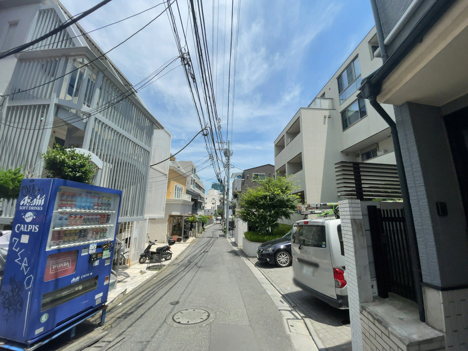 AY代官山前面の通り